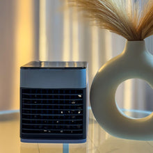 Cargar imagen en el visor de la galería, Mini Climatizador Portátil – Enfría y Humedece el Aire en Cualquier Lugar.
