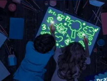 Cargar imagen en el visor de la galería, Tablet Mágica LED - Reutilizable, Creativa y Educativa
