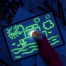 Cargar imagen en el visor de la galería, Tablet Mágica LED - Reutilizable, Creativa y Educativa
