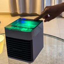 Cargar imagen en el visor de la galería, Mini Climatizador Portátil – Enfría y Humedece el Aire en Cualquier Lugar.

